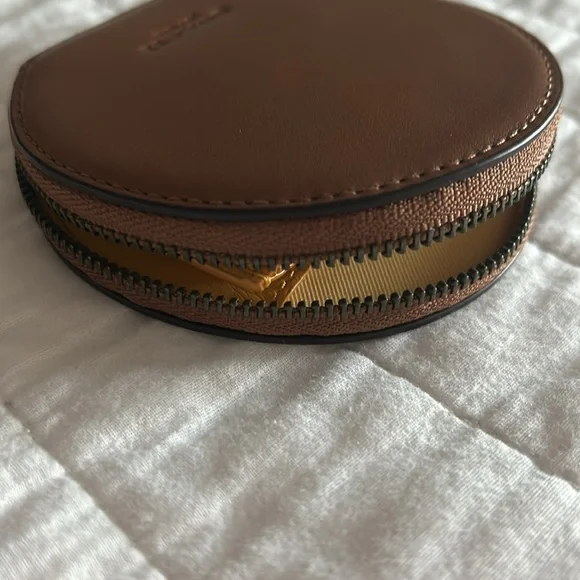 COACH PAC-MAN COIN PURSE - Picture 4 of 11